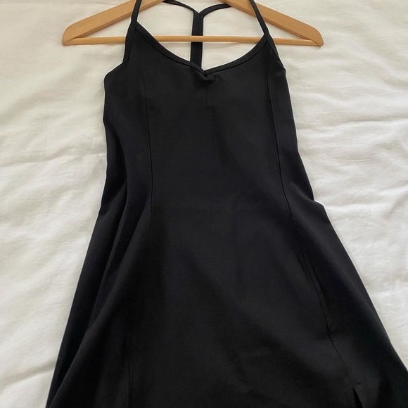 Aritzia athletic dress - Picture 4 of 6